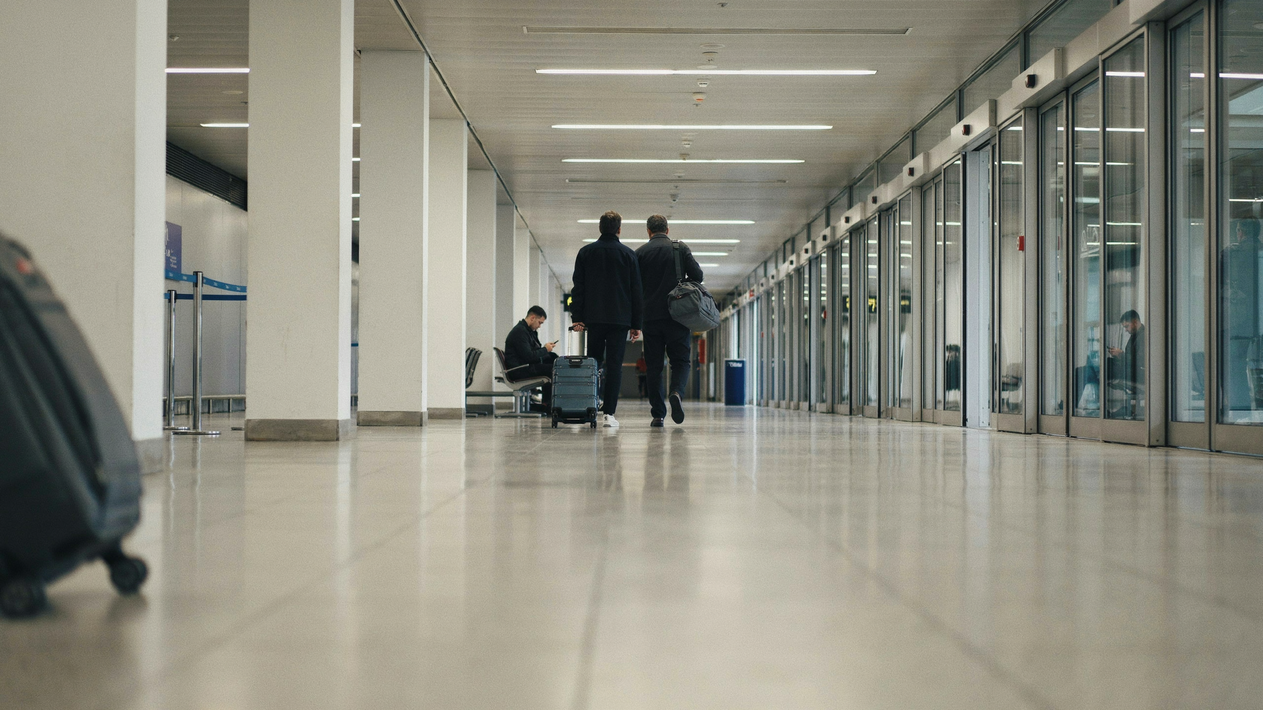 Illustration documentaire sur aéroport Toulouse Blagnac hall départ voyageurs