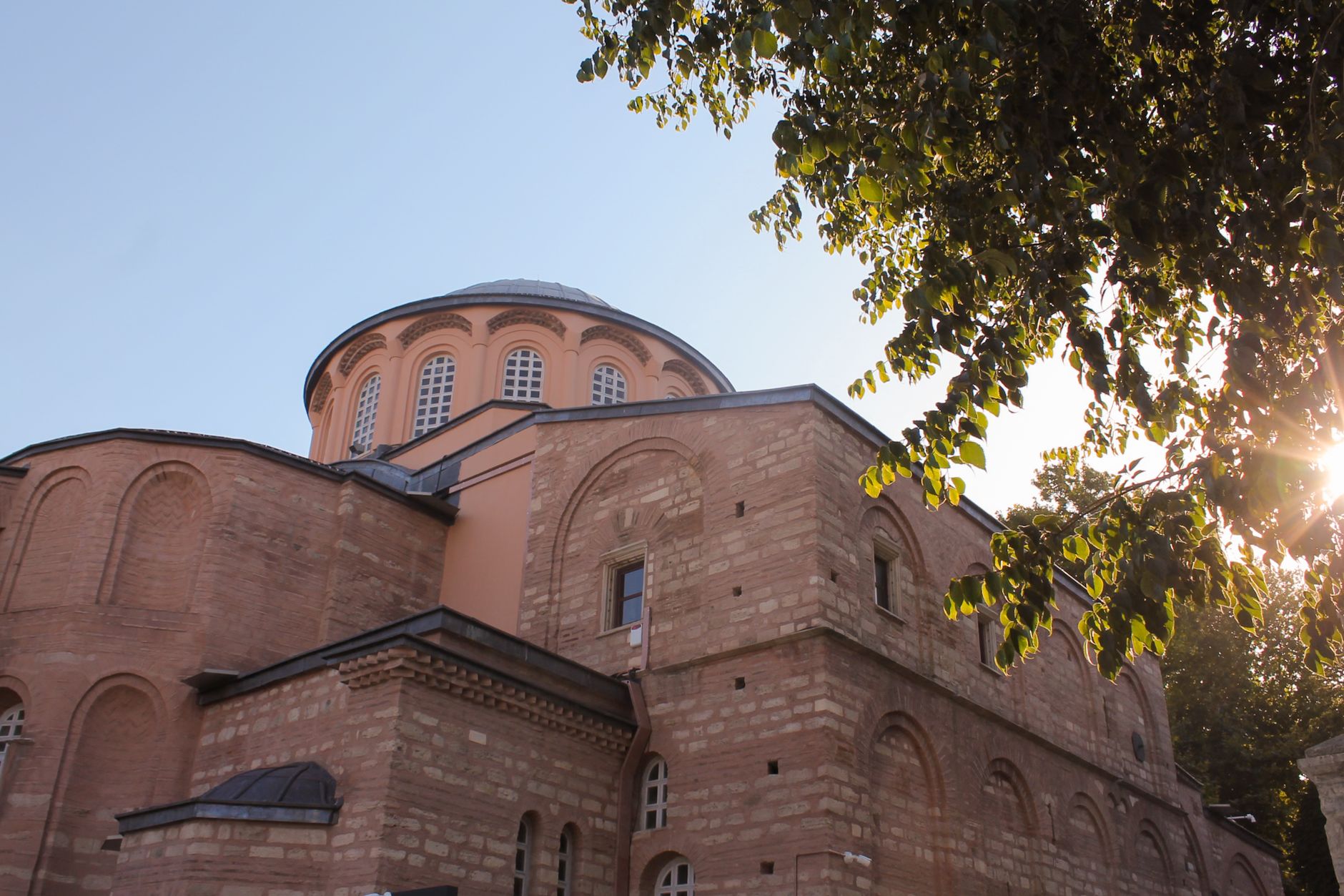 Saint-Sernin, lire la brique et la pierre au cœur de Toulouse